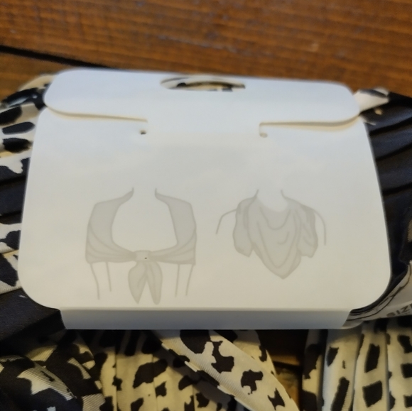 Scarf - Picture 2 of 3